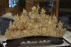 23-Kinesiskt-i-foajen-pa-vart-Hotel-AJ-Santa-Pola-scaled